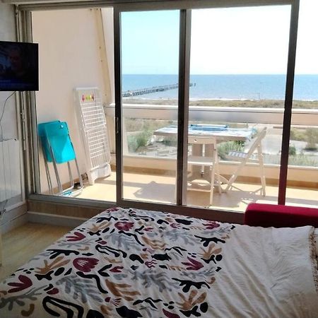 Appartement Vue Mer 4 Personnes Les Bains Exterior photo