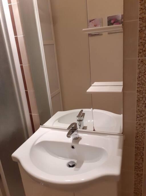 Appartement Vue Mer 4 Personnes Les Bains Exterior photo