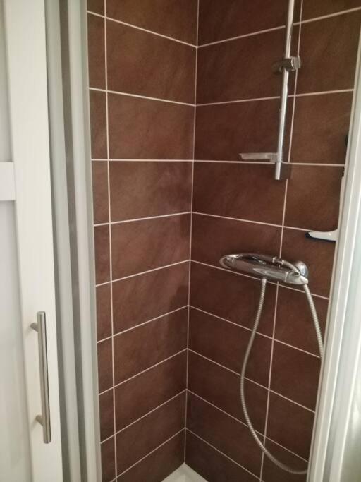 Appartement Vue Mer 4 Personnes Les Bains Exterior photo
