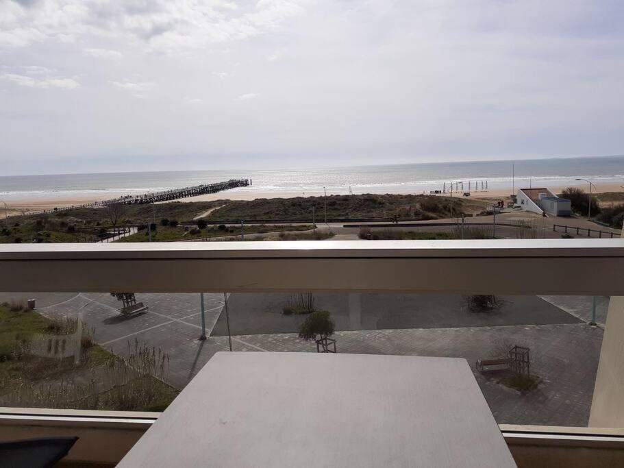 Appartement Vue Mer 4 Personnes Les Bains Exterior photo